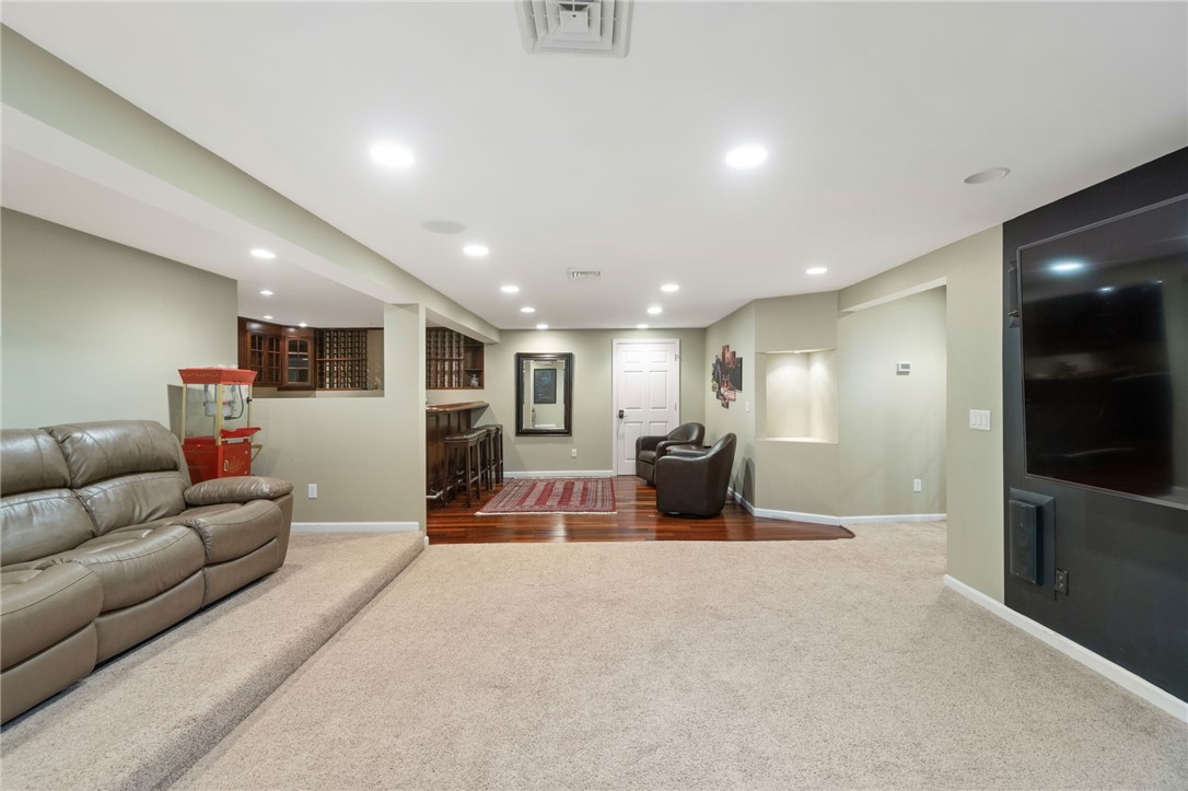 41 Leeward Lane