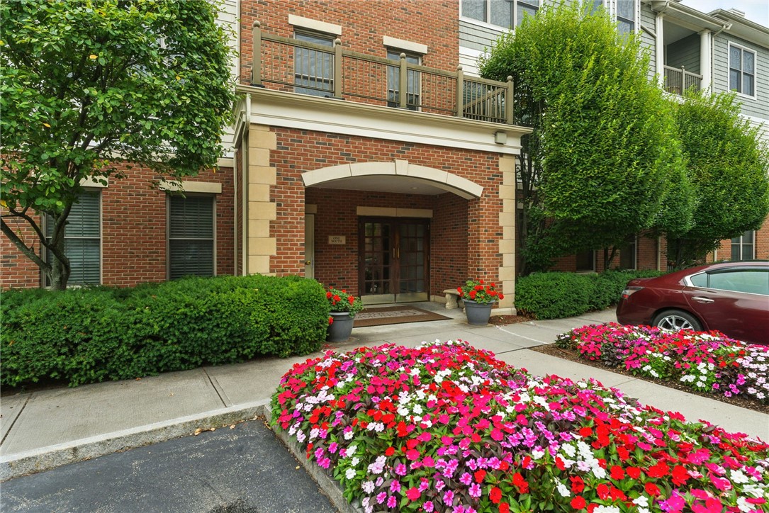 1 Wayland Avenue 102S