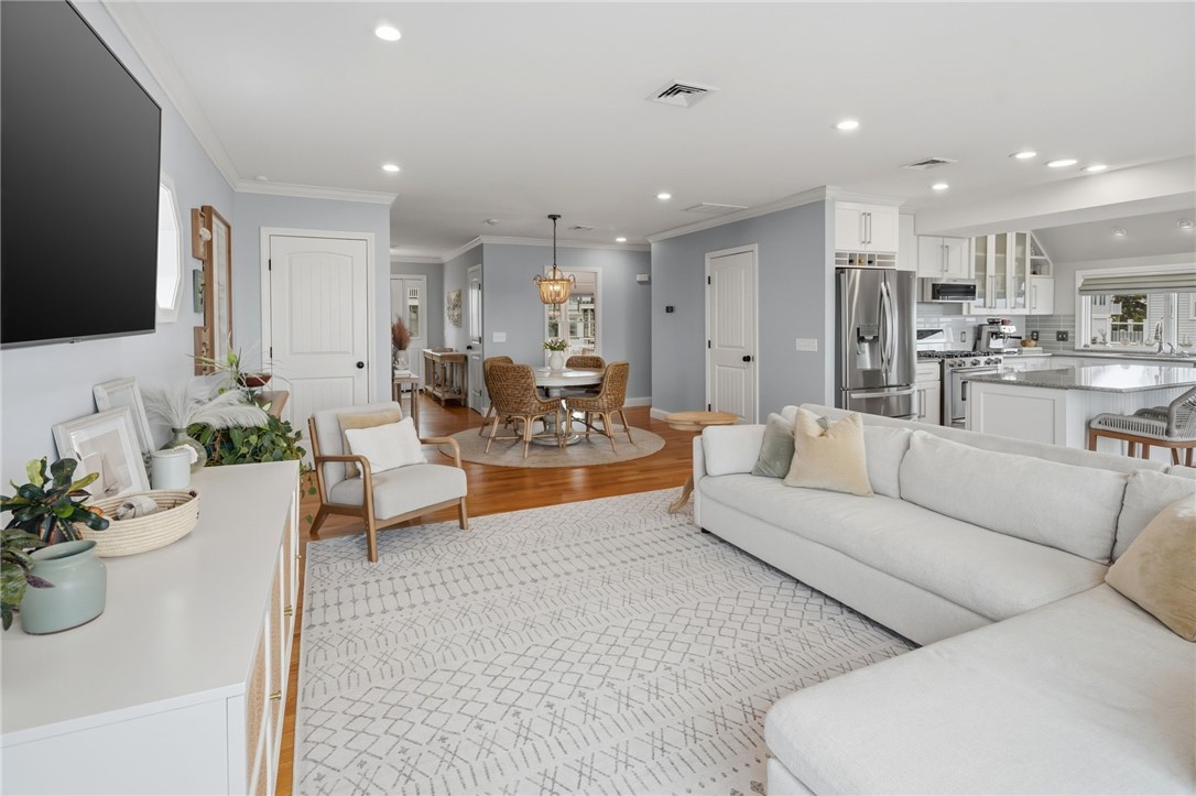 360 Shawomet Avenue