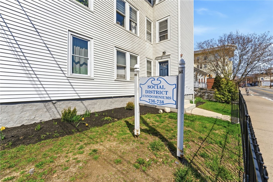 736 Social Street 2R