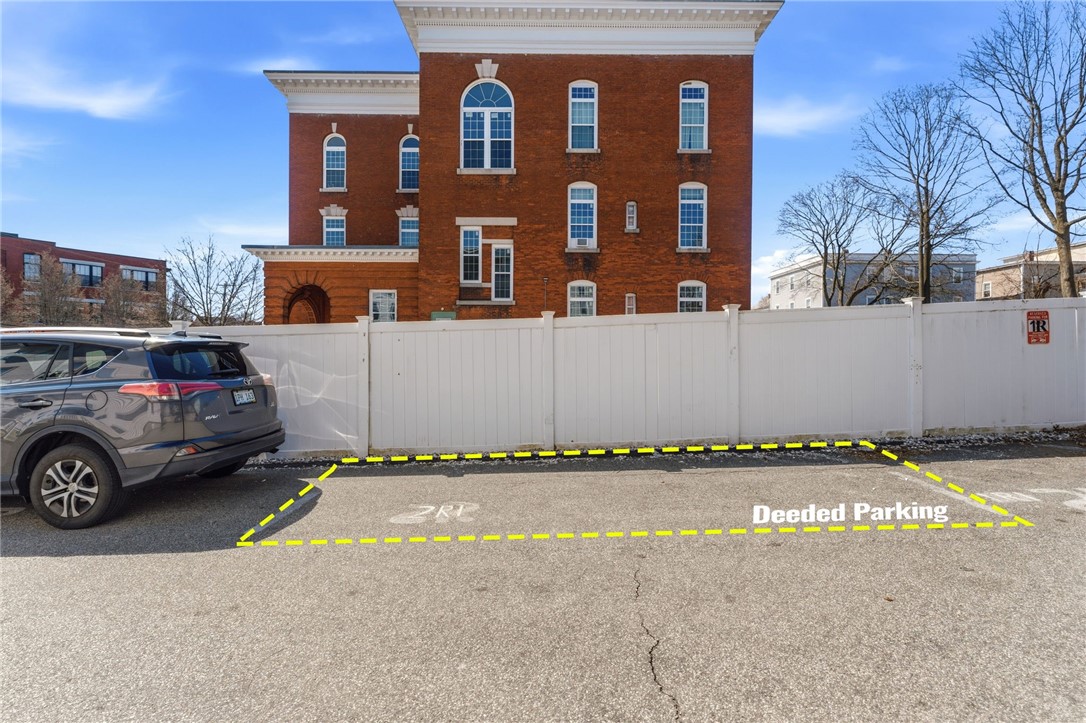 736 Social Street 2R