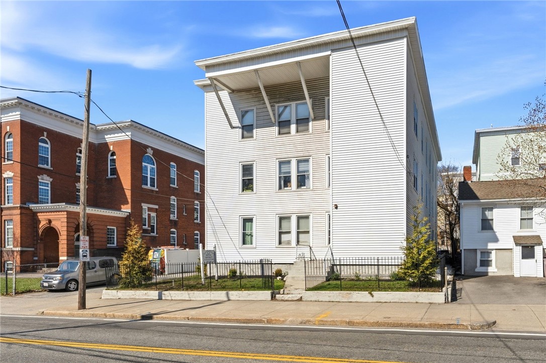 736 Social Street 2R