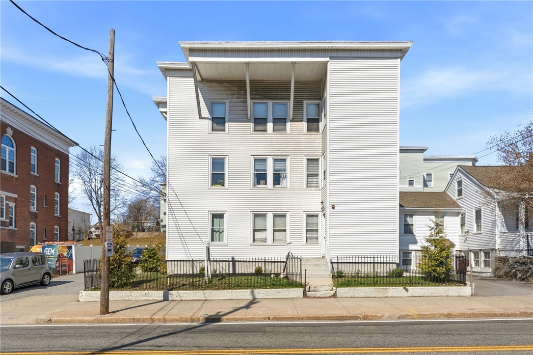 736 Social Street 2R