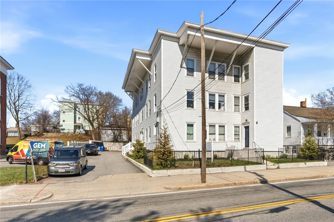 736 Social Street 1R