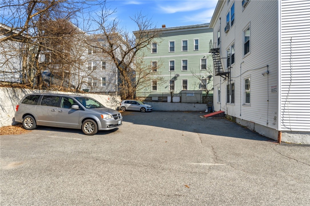 736 Social Street 1R