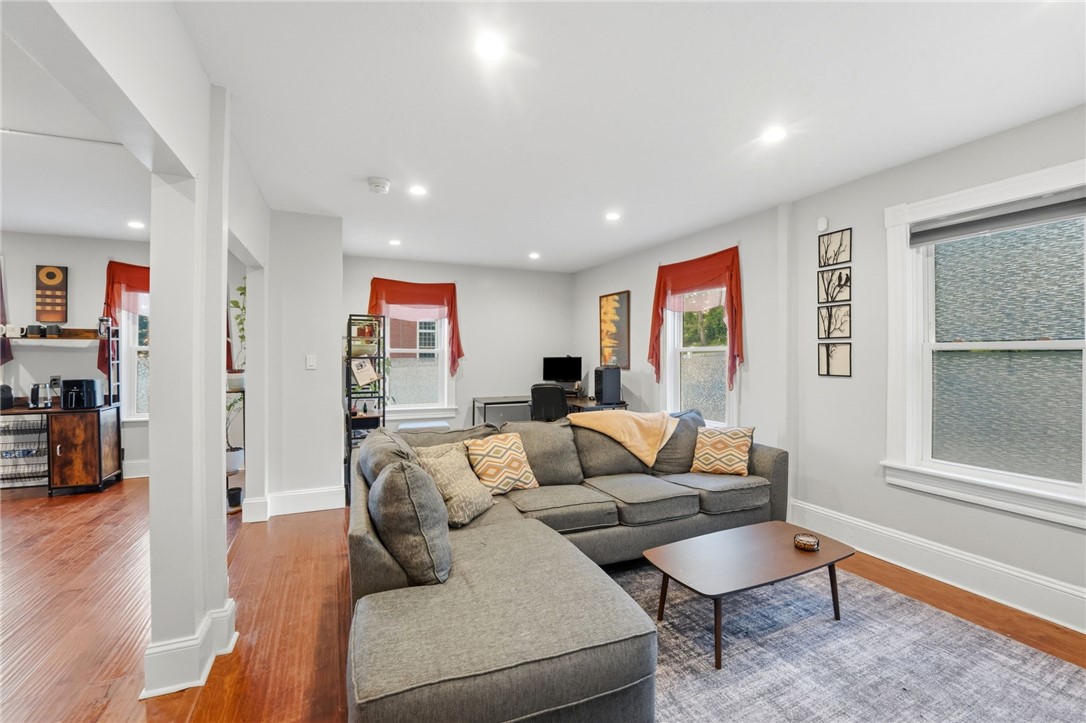736 Social Street 1R