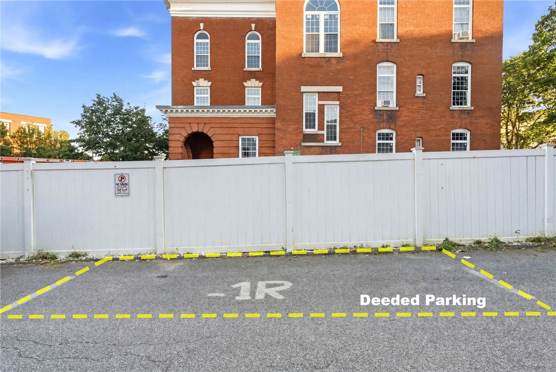 736 Social Street 1R