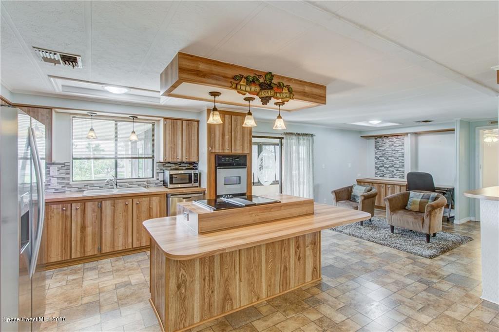 701 Hyacinth Circle