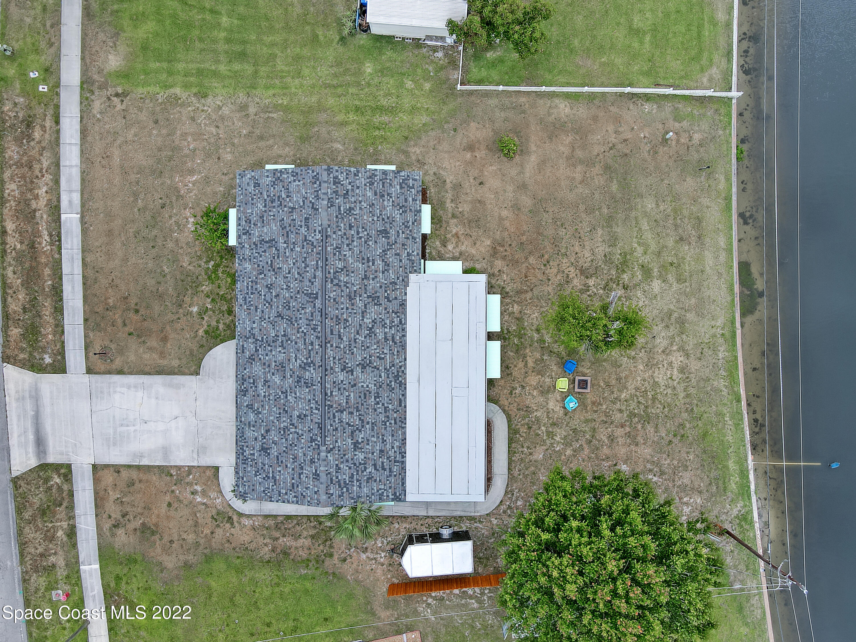 976 Schumann Drive