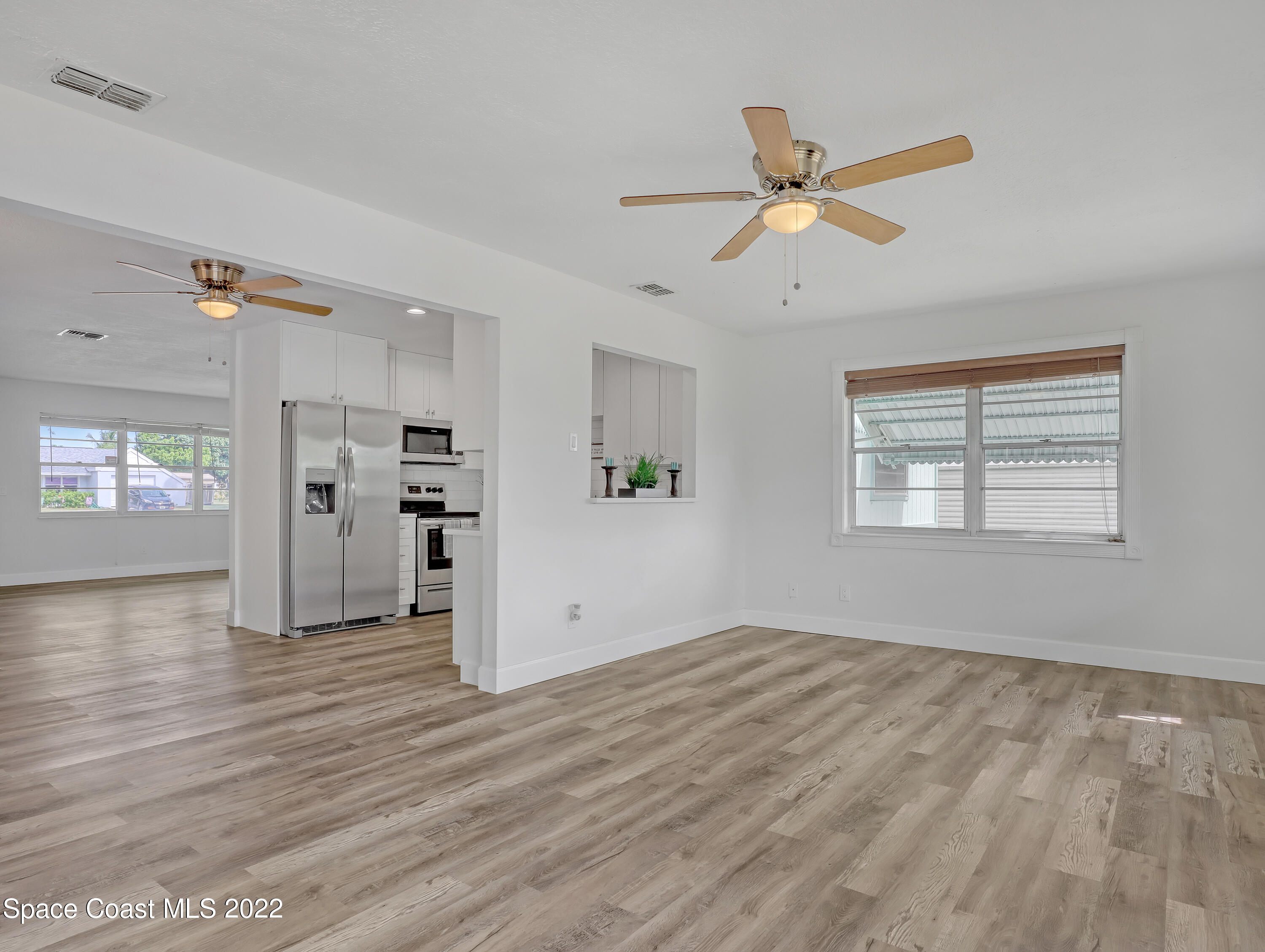976 Schumann Drive