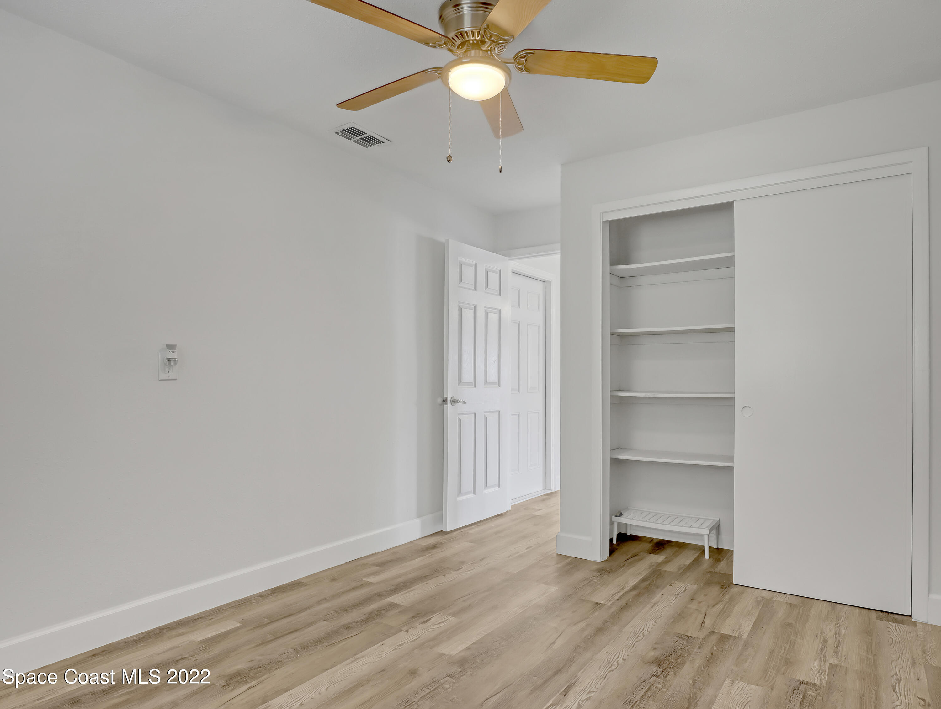 976 Schumann Drive
