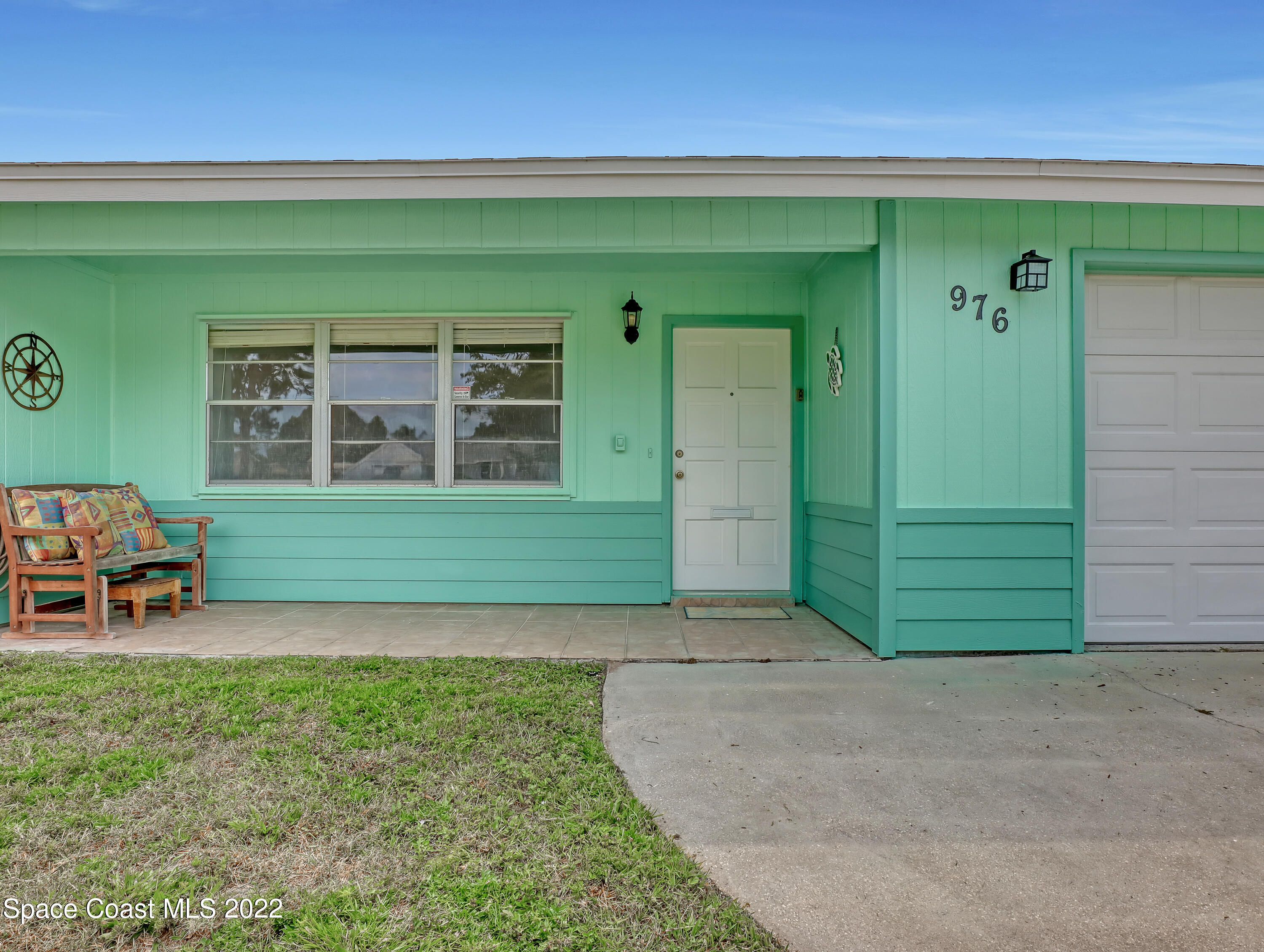 976 Schumann Drive