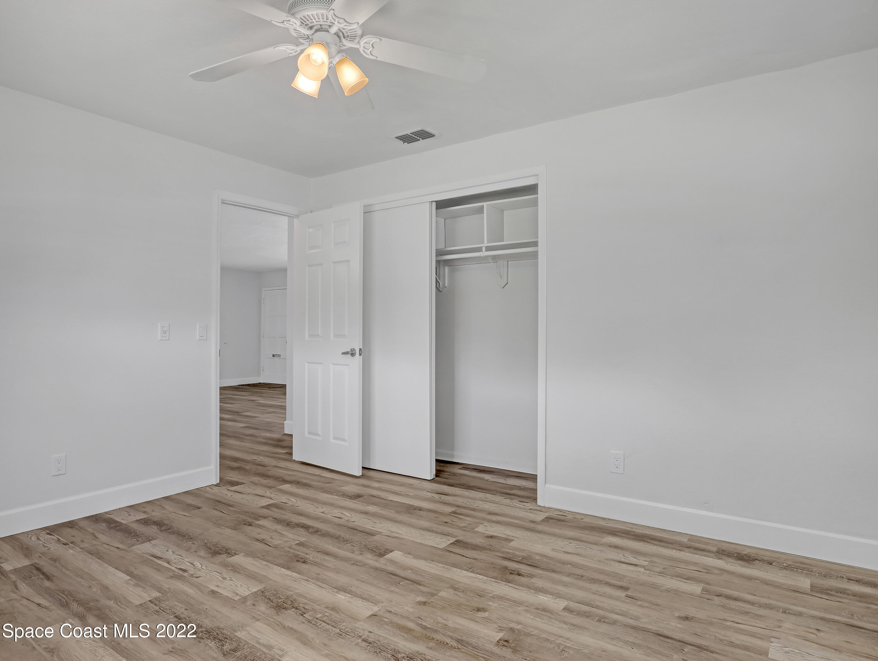 976 Schumann Drive