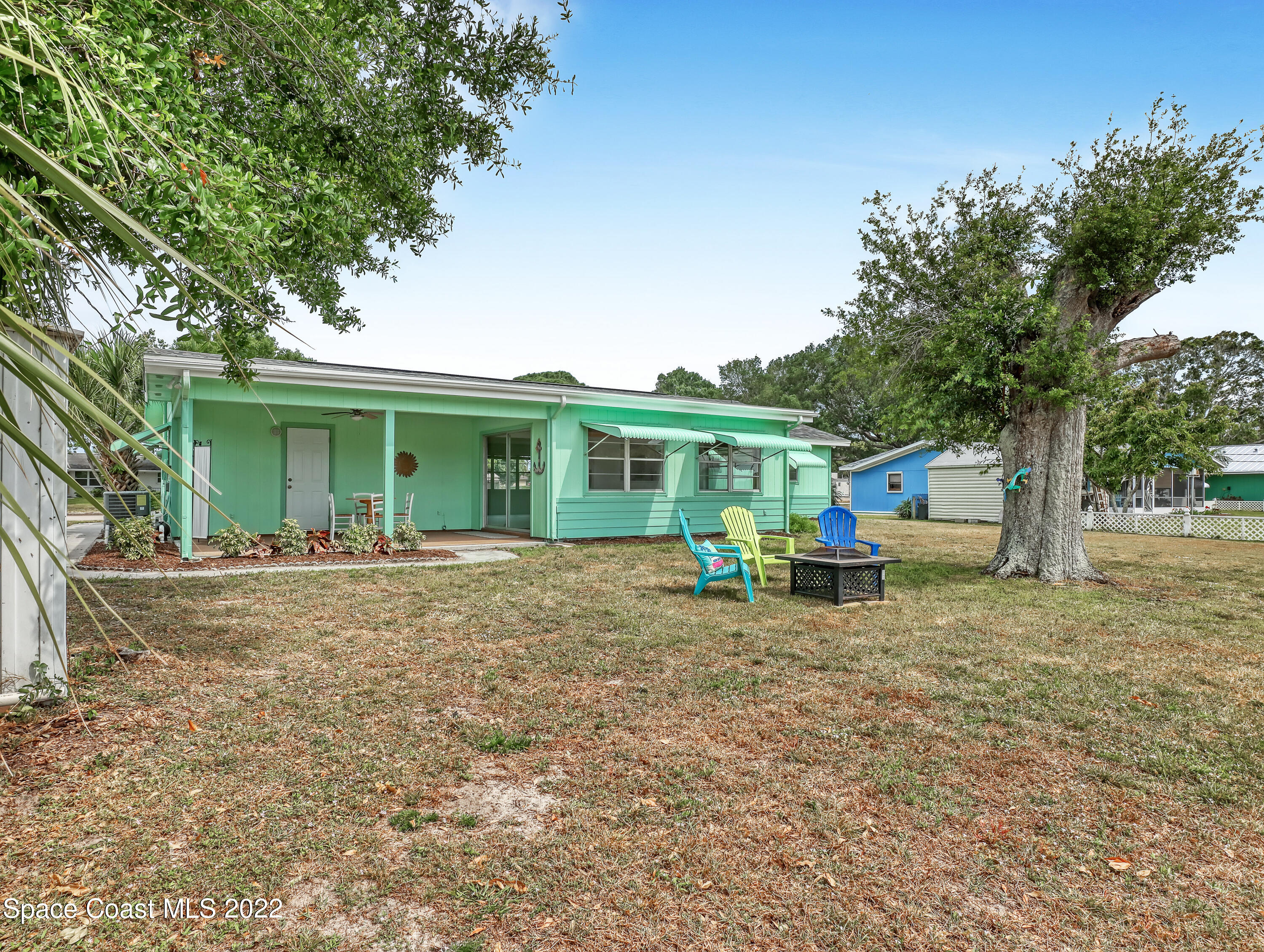 976 Schumann Drive