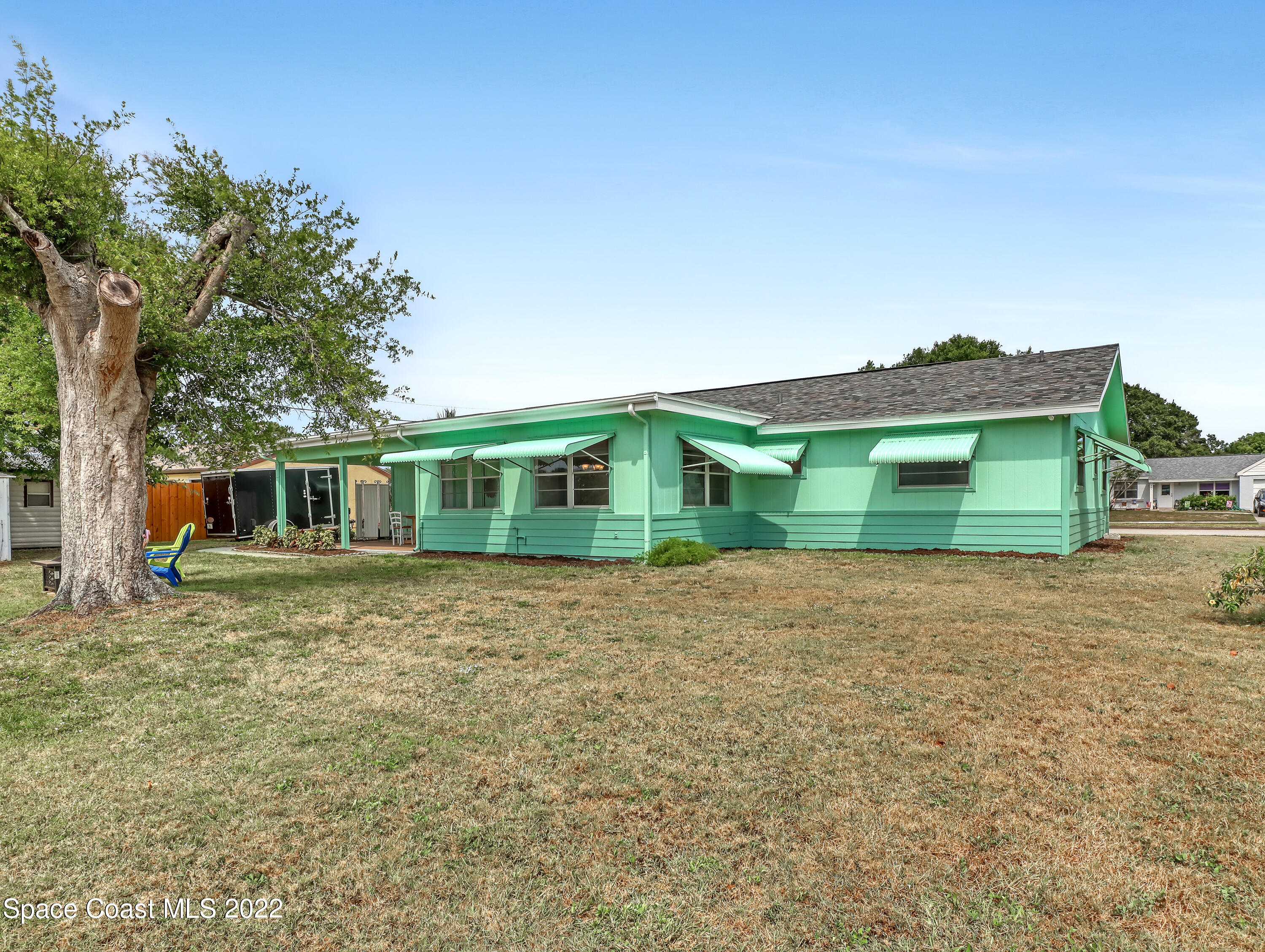 976 Schumann Drive