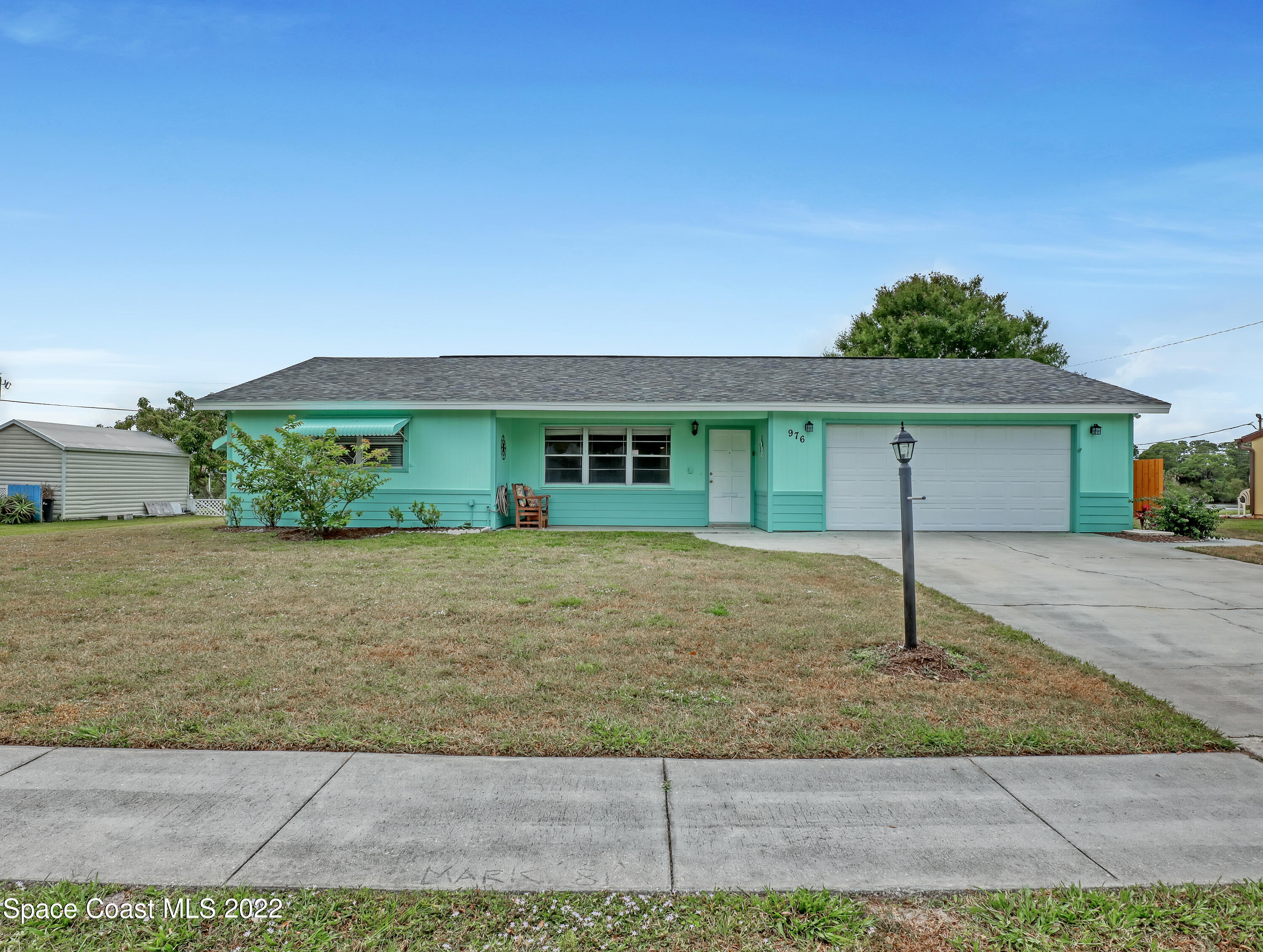 976 Schumann Drive