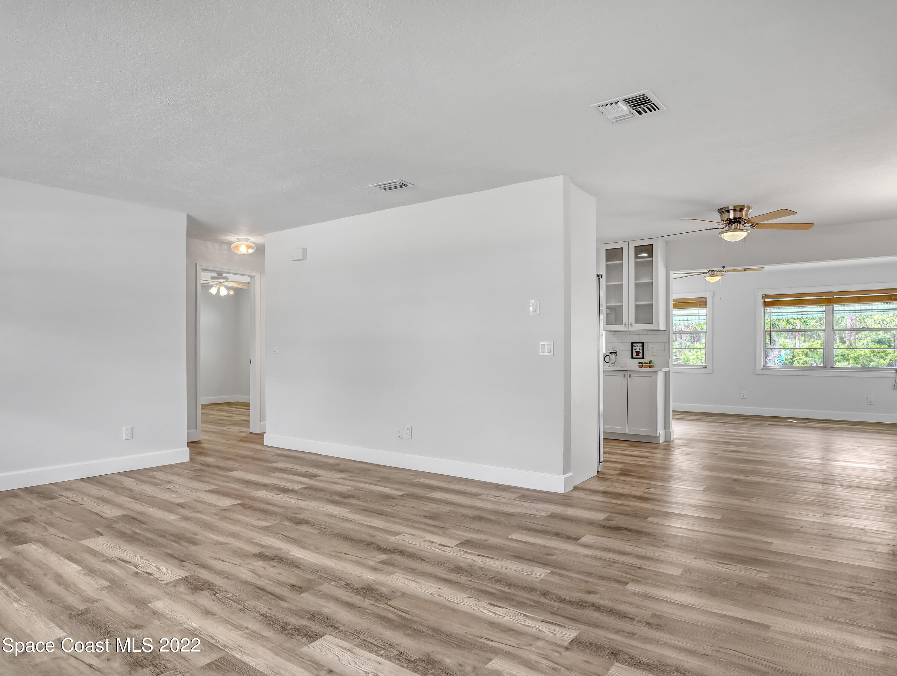 976 Schumann Drive