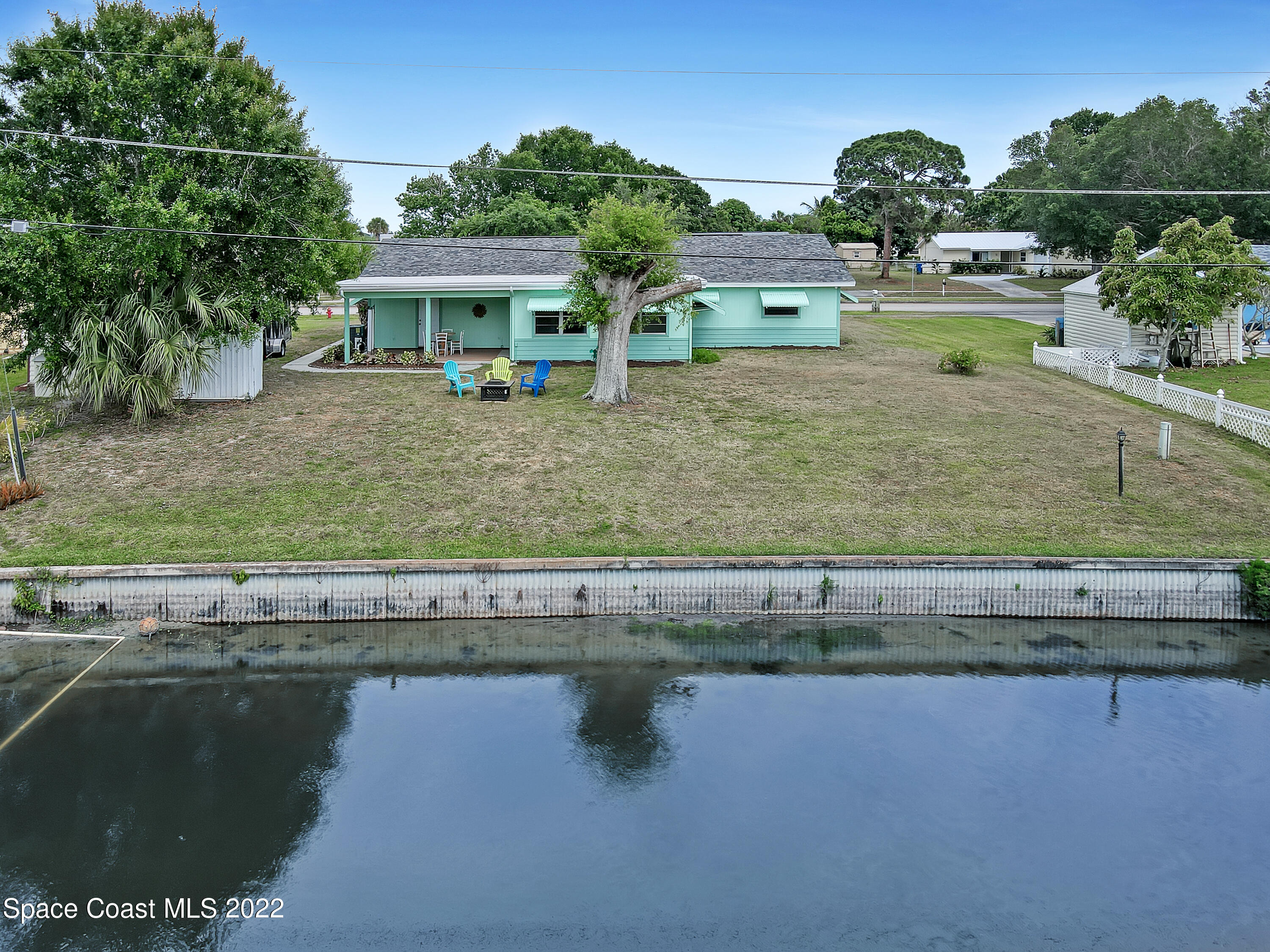 976 Schumann Drive