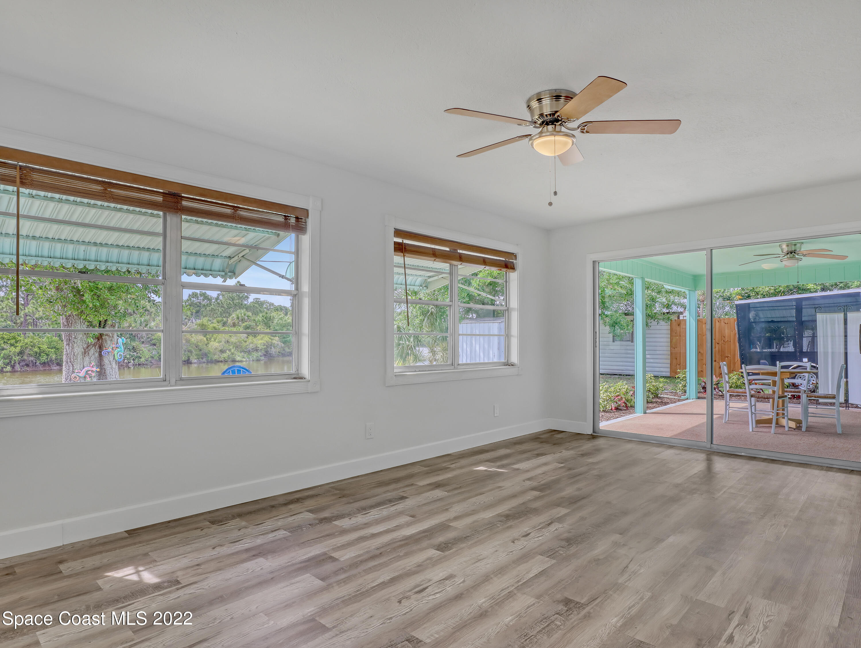 976 Schumann Drive