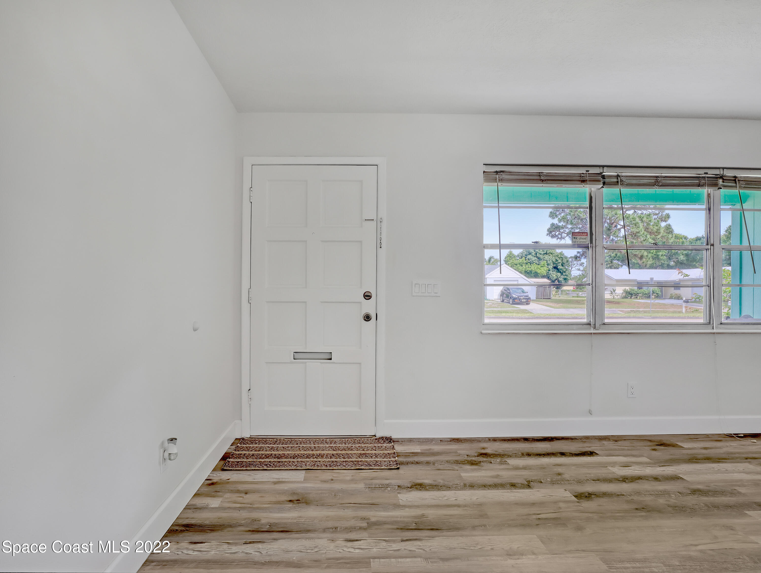 976 Schumann Drive