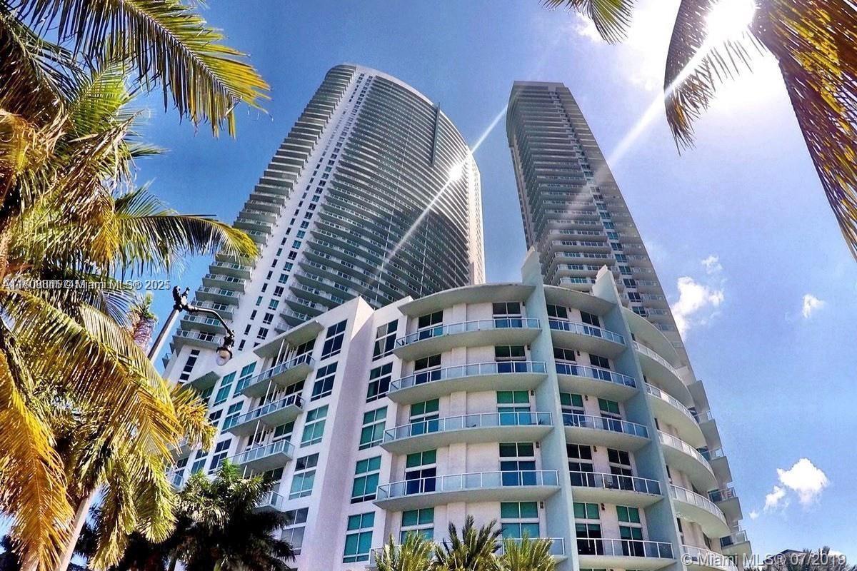 1900 N Bayshore Dr # 2005