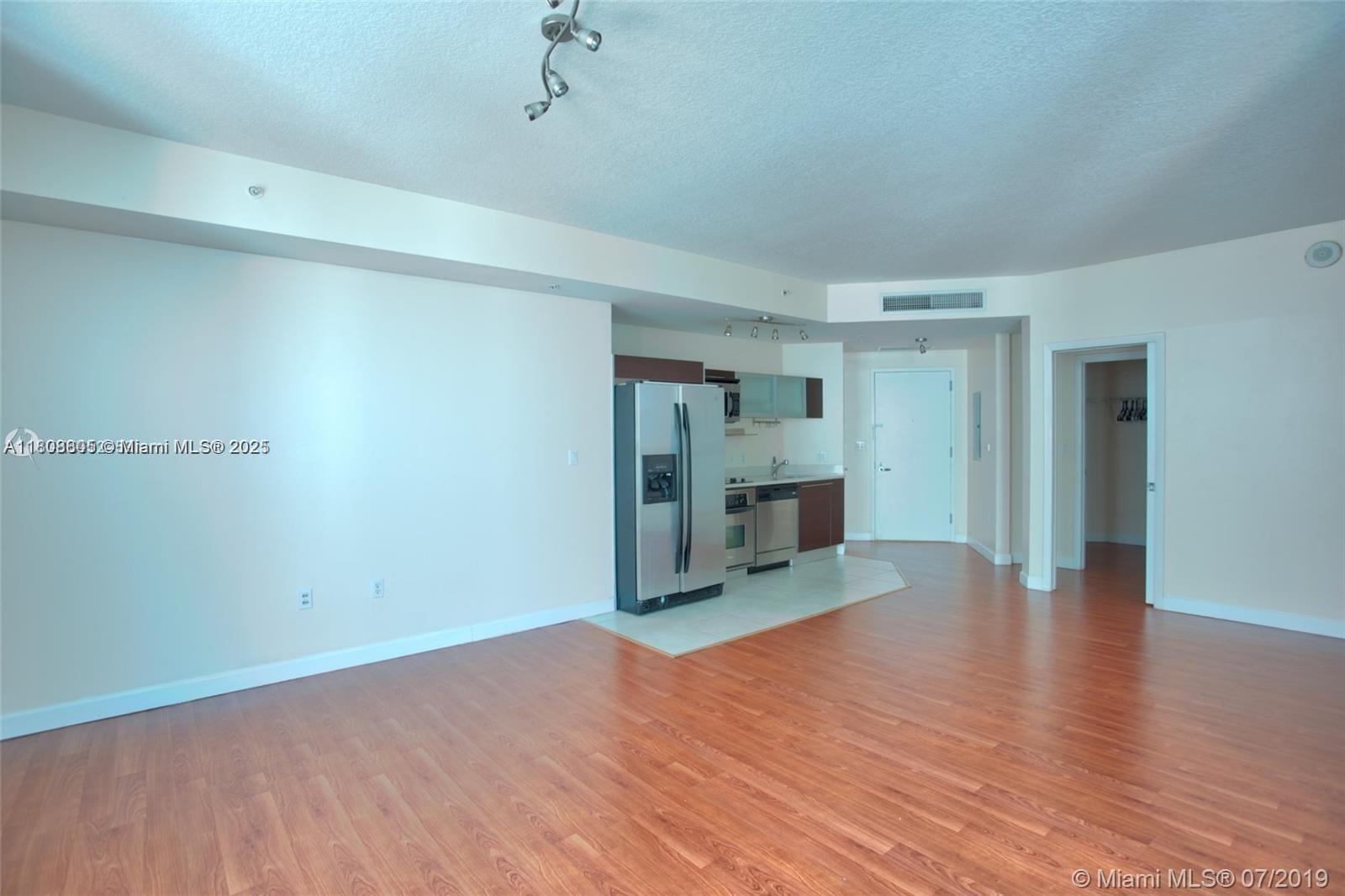 1900 N Bayshore Dr # 2005