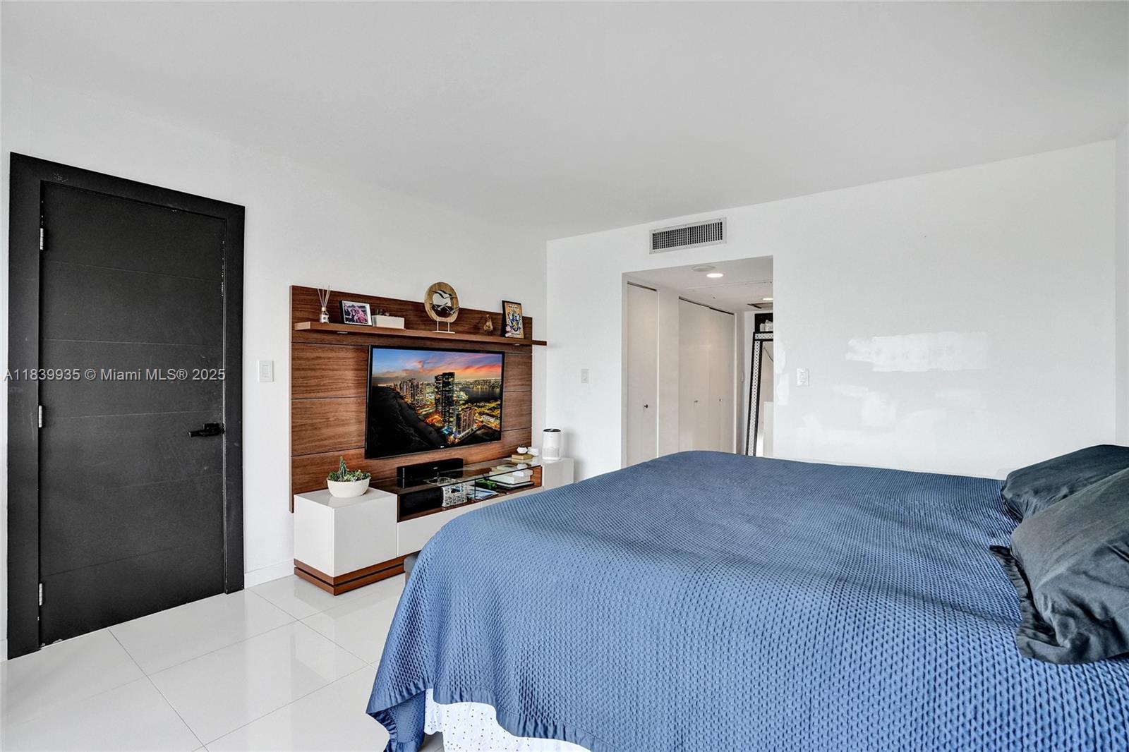 11111 Biscayne Blvd # 19G