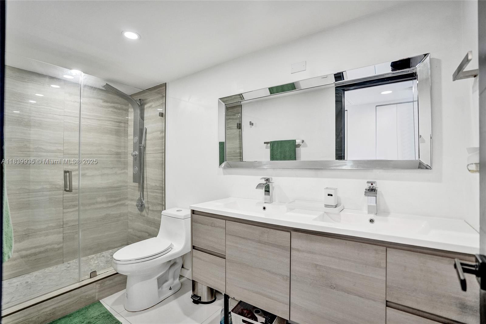 11111 Biscayne Blvd # 19G