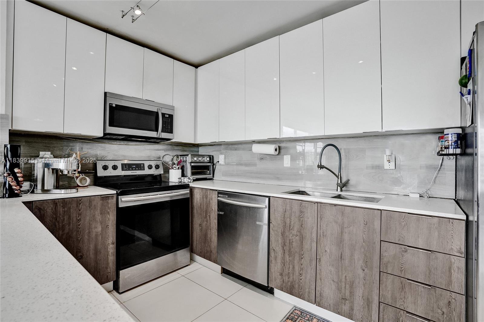 11111 Biscayne Blvd # 19G