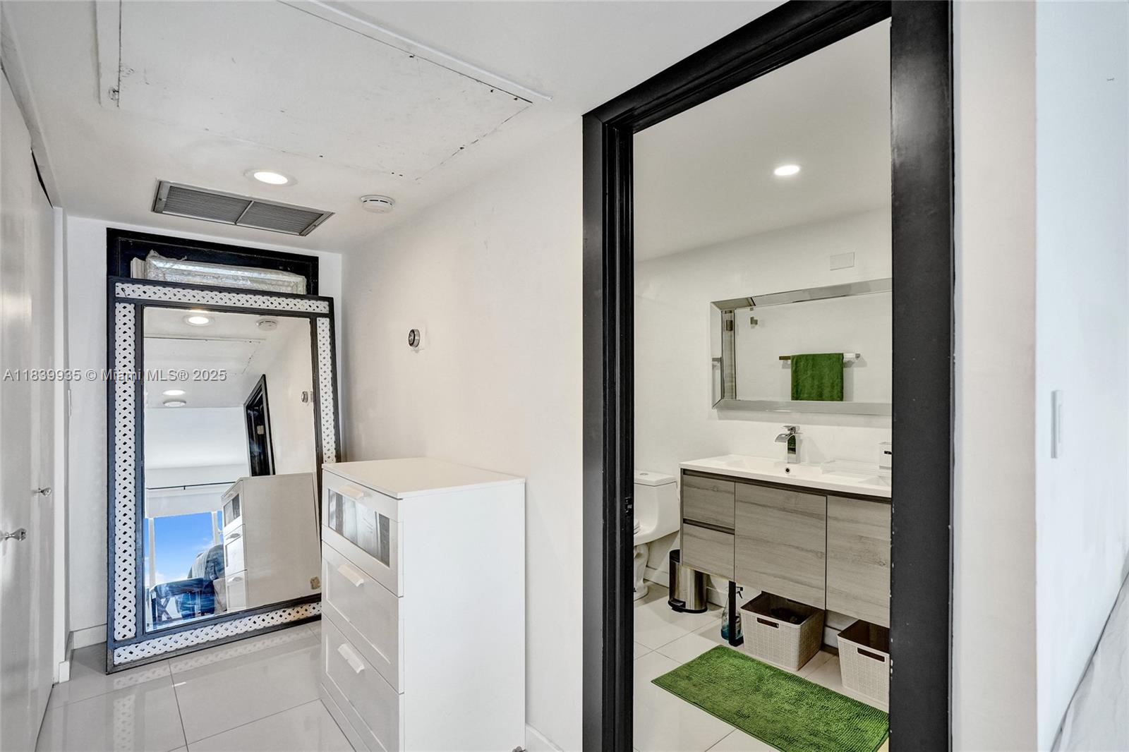 11111 Biscayne Blvd # 19G