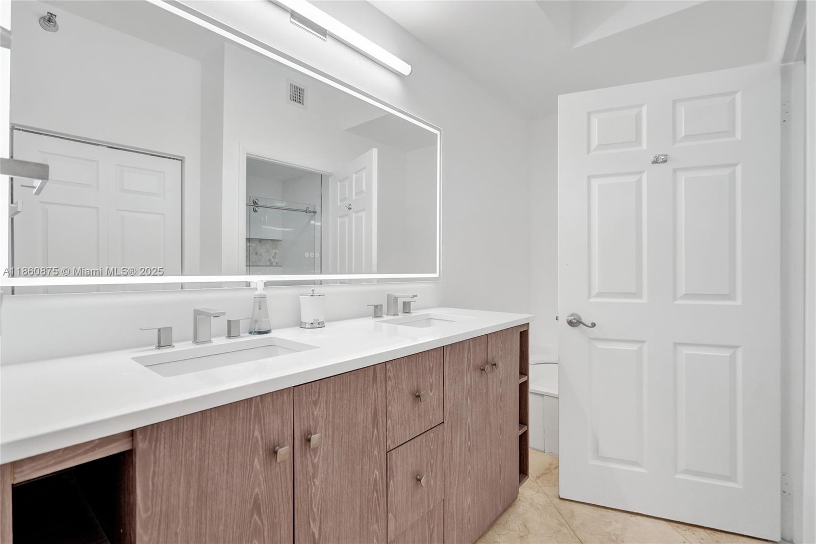 3400 NE 192nd St Unit: PH11