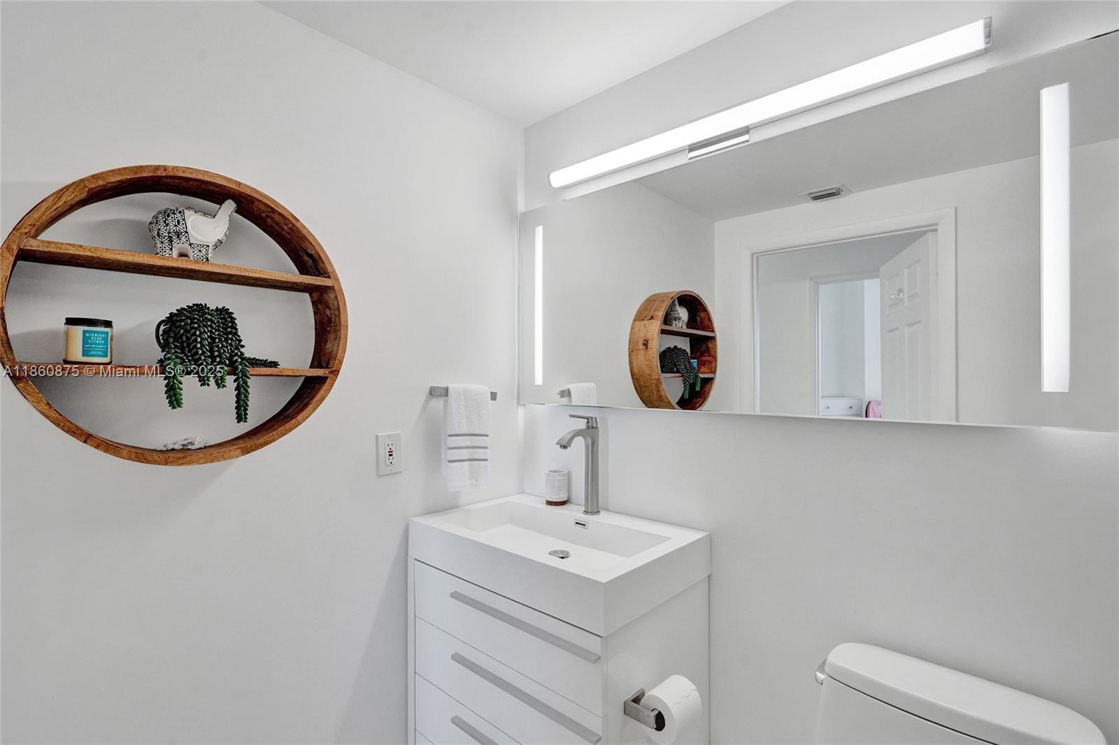 3400 NE 192nd St Unit: PH11