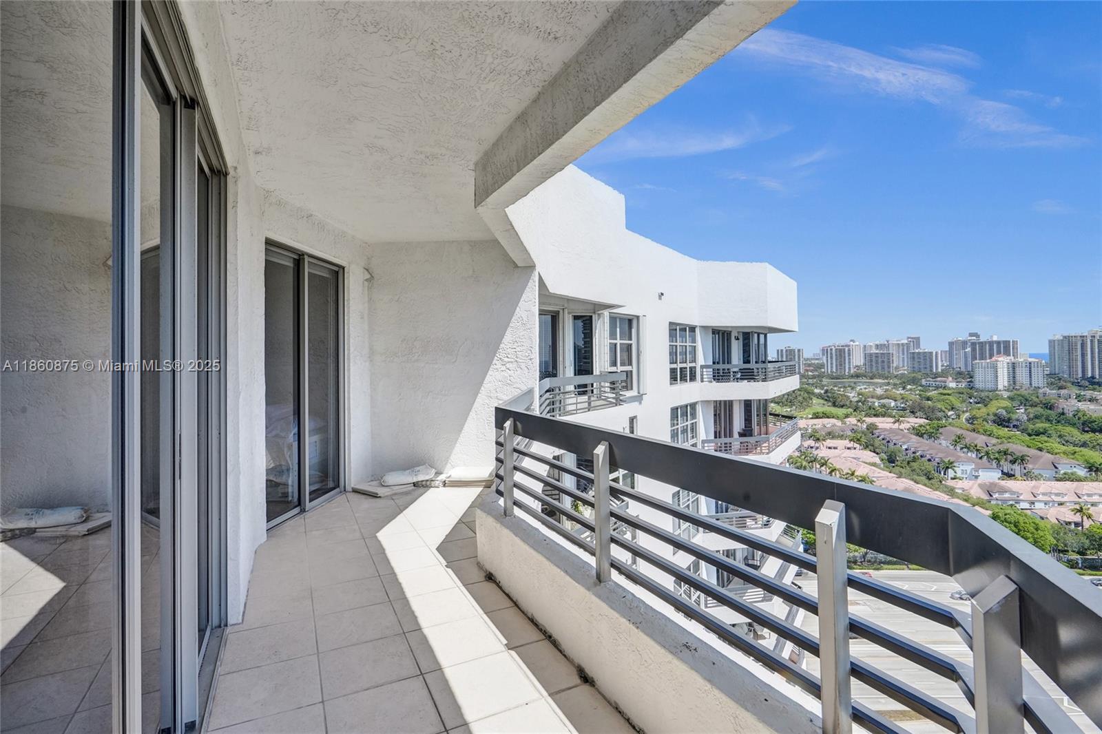 3400 NE 192nd St Unit: PH11