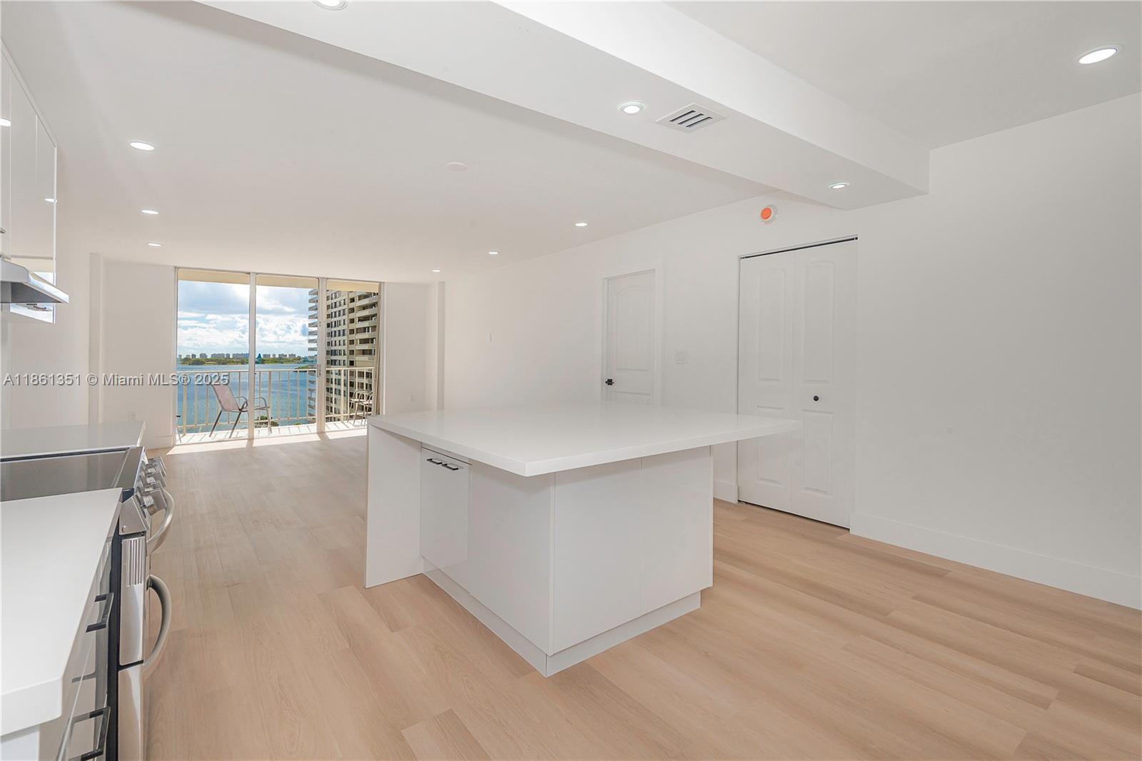11111 Biscayne Blvd # 11G