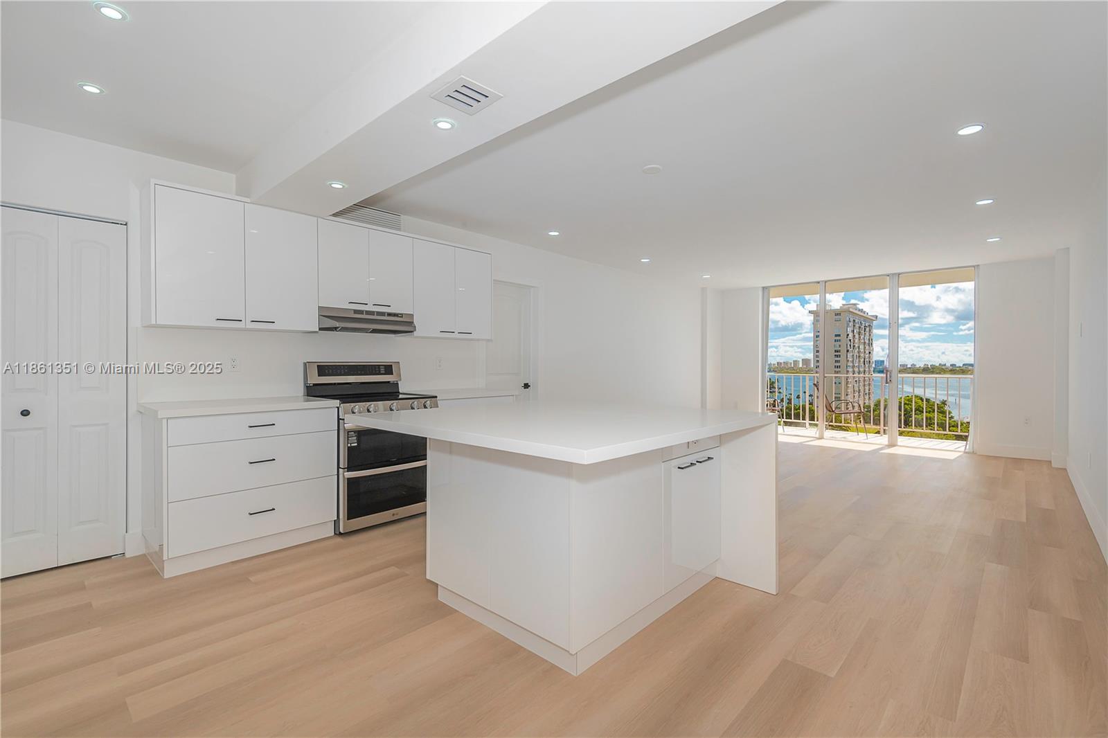 11111 Biscayne Blvd # 11G