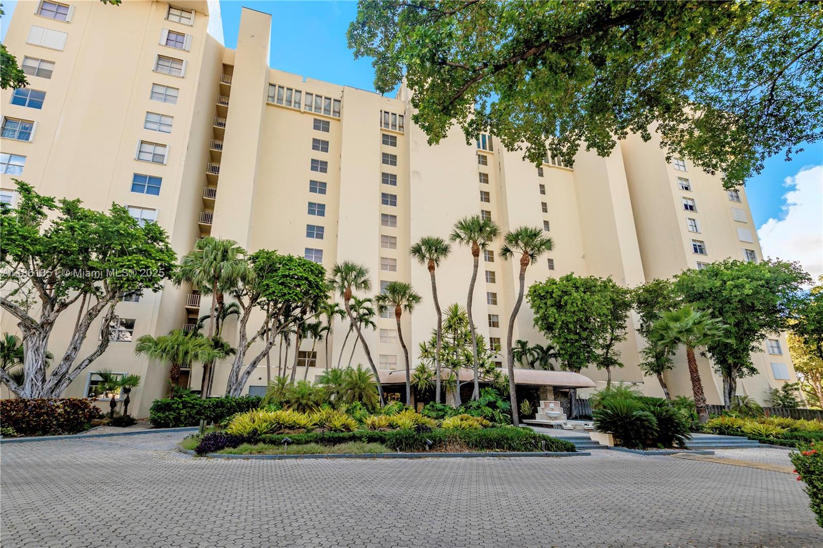 11111 Biscayne Blvd # 11G