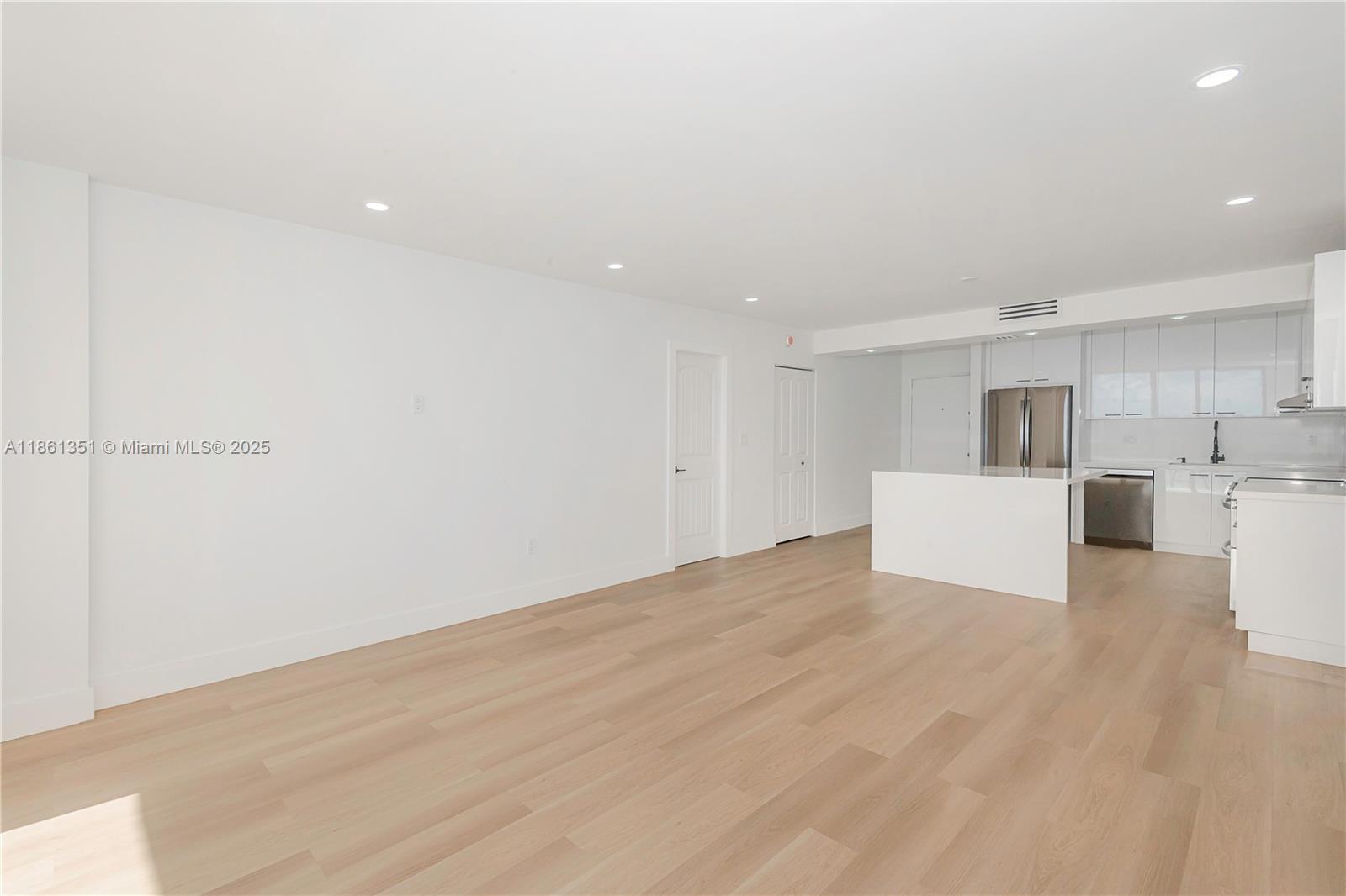 11111 Biscayne Blvd # 11G