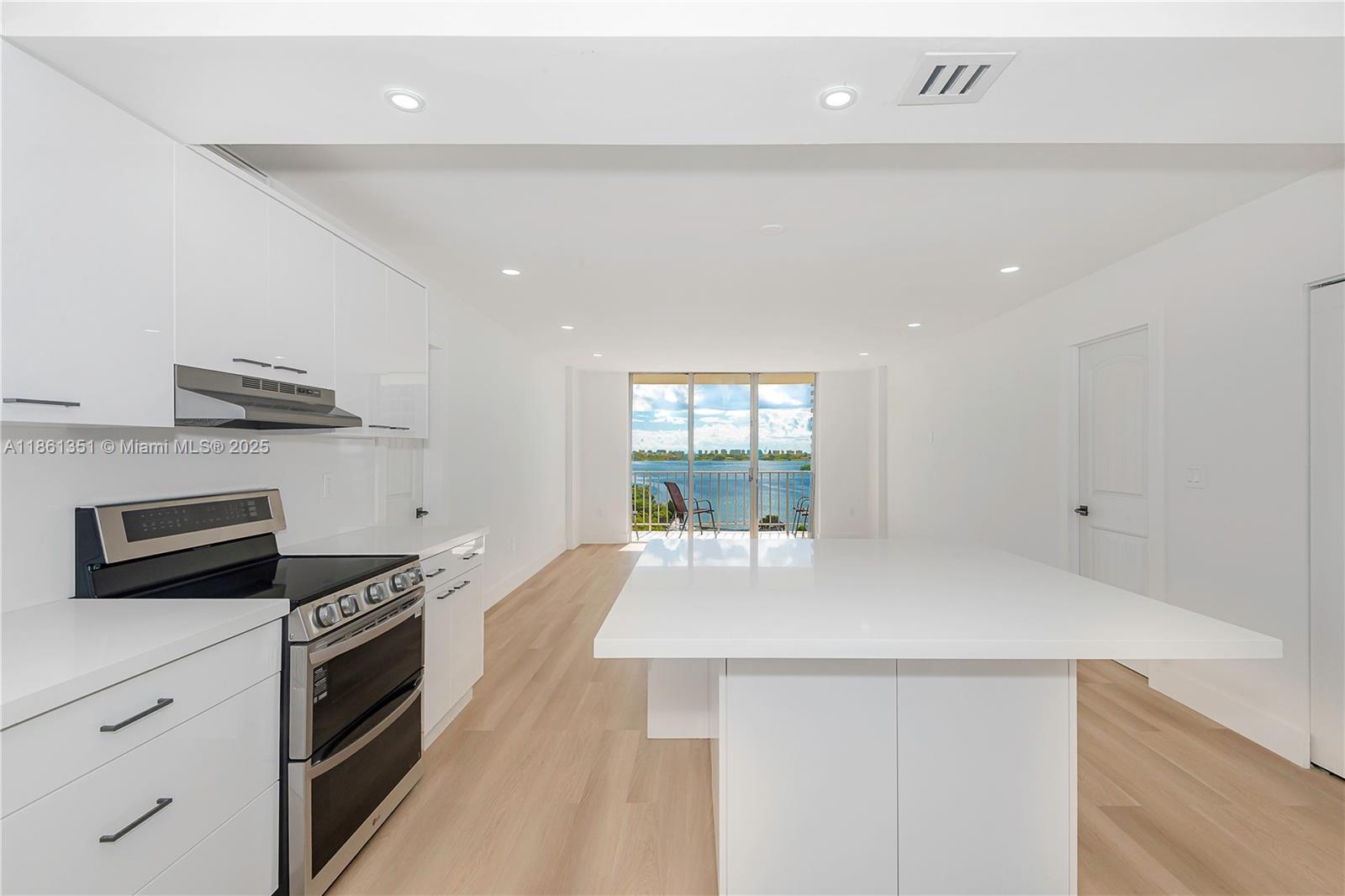 11111 Biscayne Blvd # 11G
