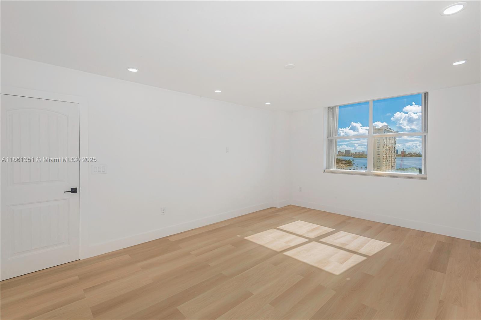 11111 Biscayne Blvd # 11G