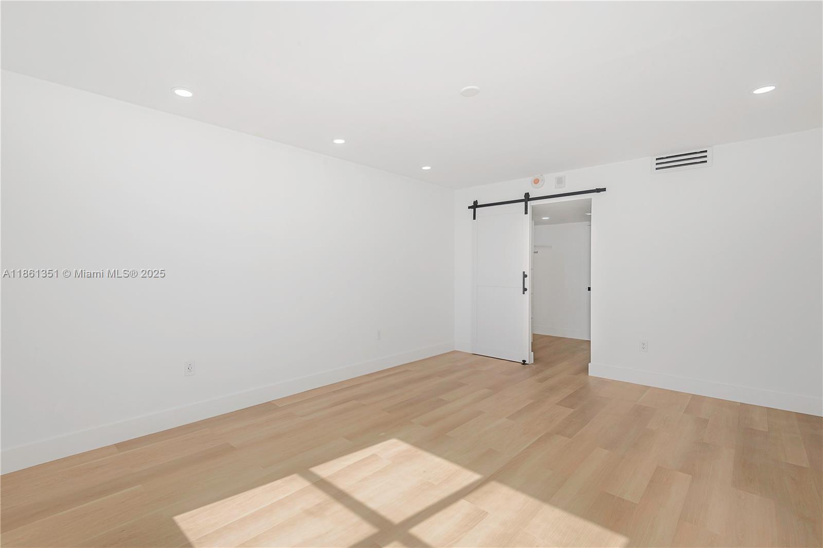 11111 Biscayne Blvd # 11G