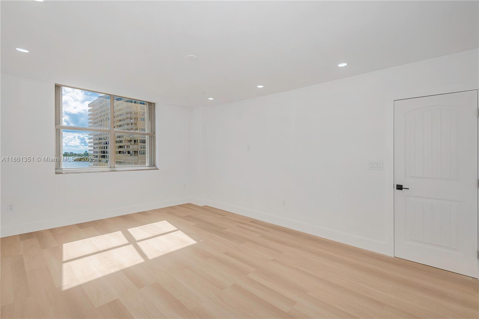 11111 Biscayne Blvd # 11G