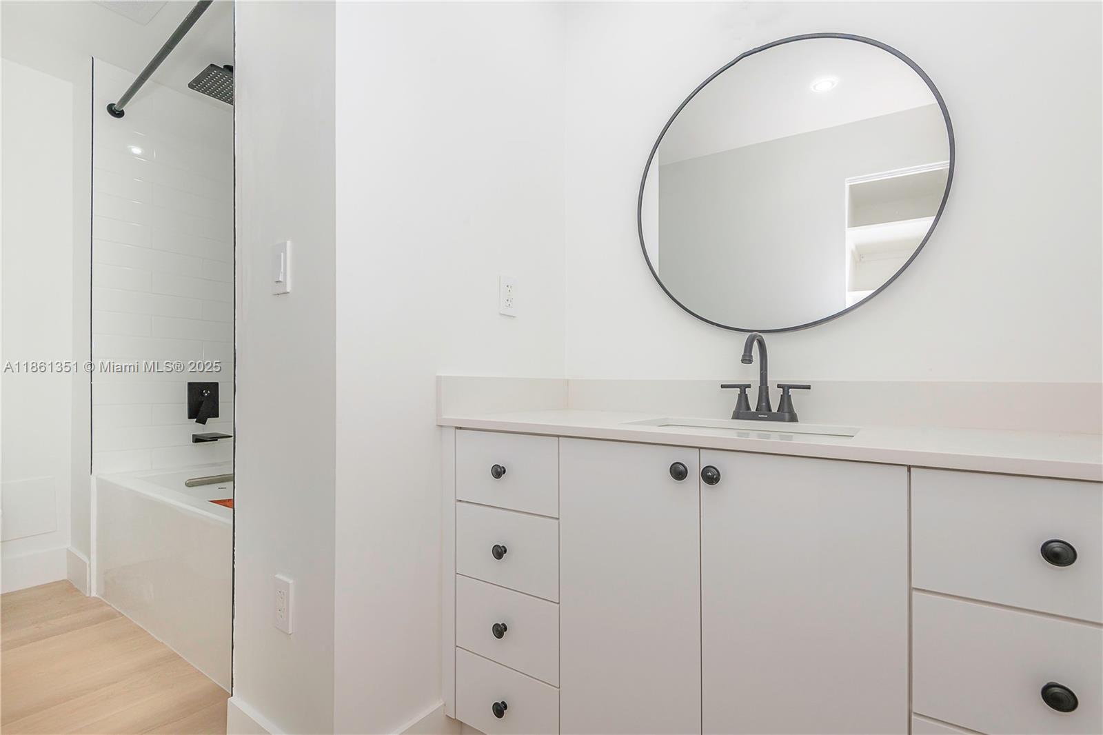 11111 Biscayne Blvd # 11G