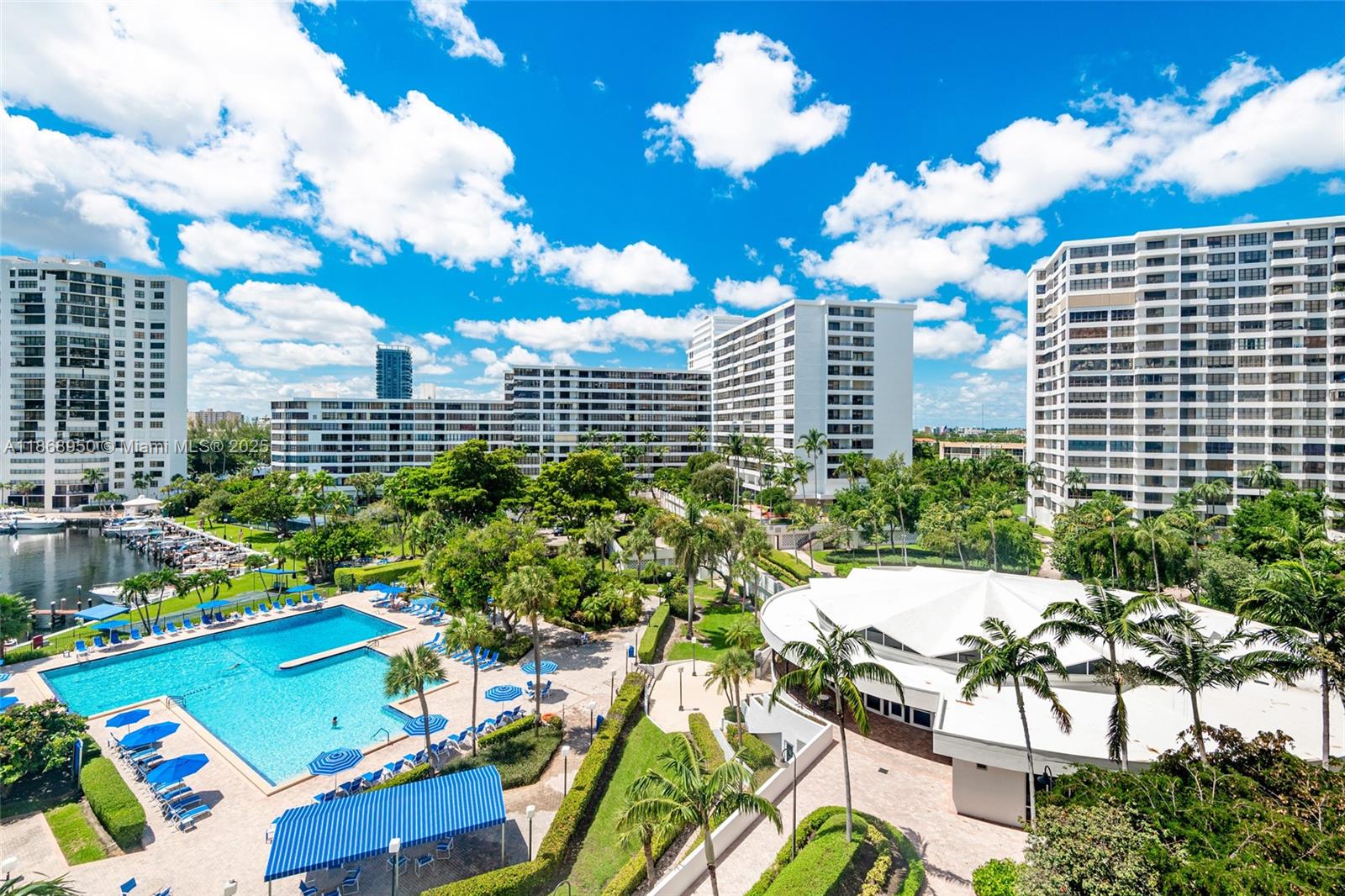 2500 Parkview Dr # 821