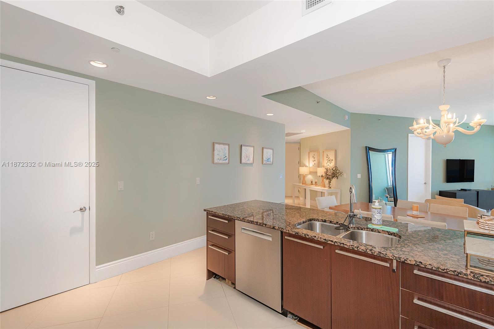 16001 Collins Ave # 2903