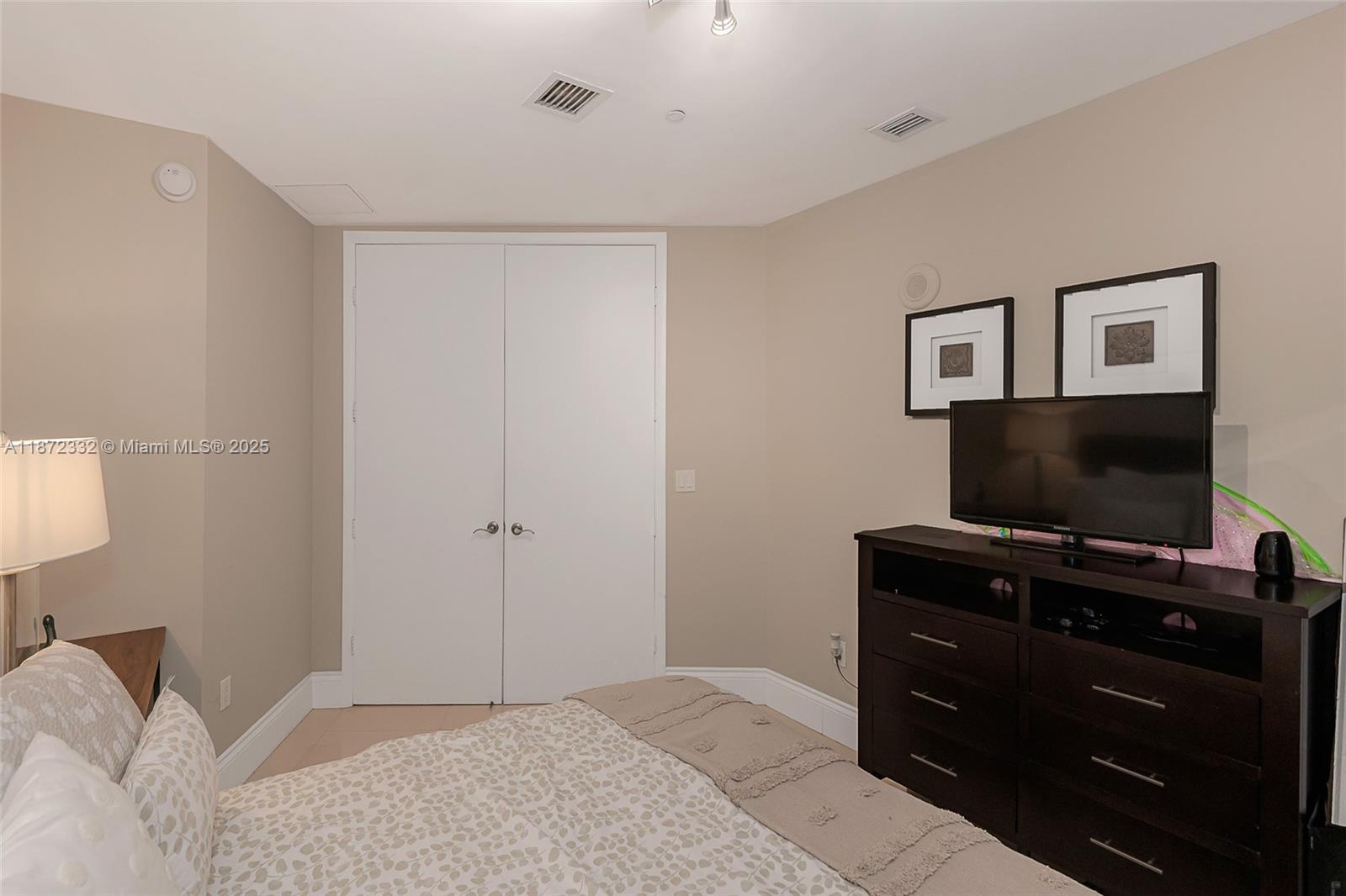 16001 Collins Ave # 2903