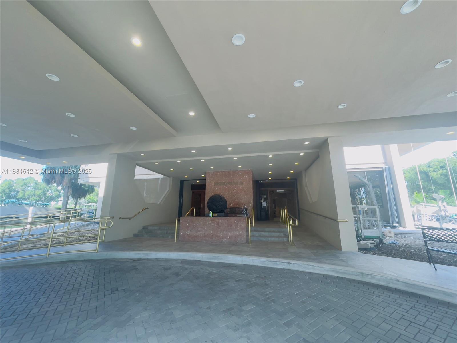 11113 Biscayne Blvd # 2056