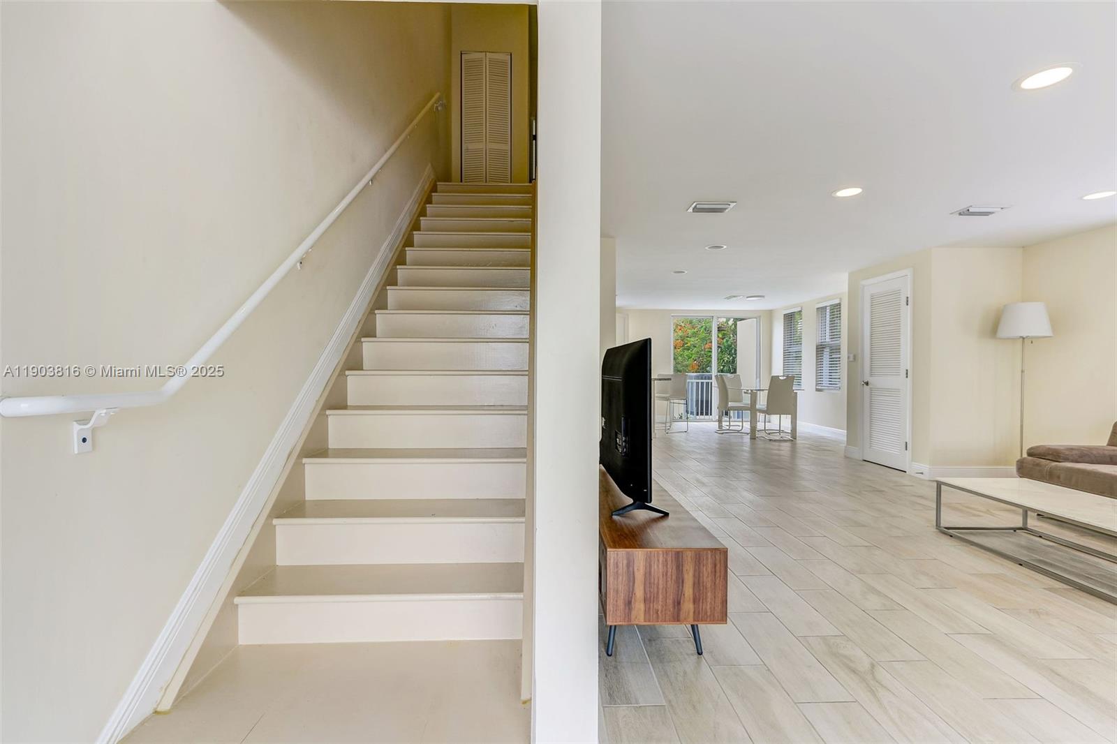 1620 NE 110th St # 2B