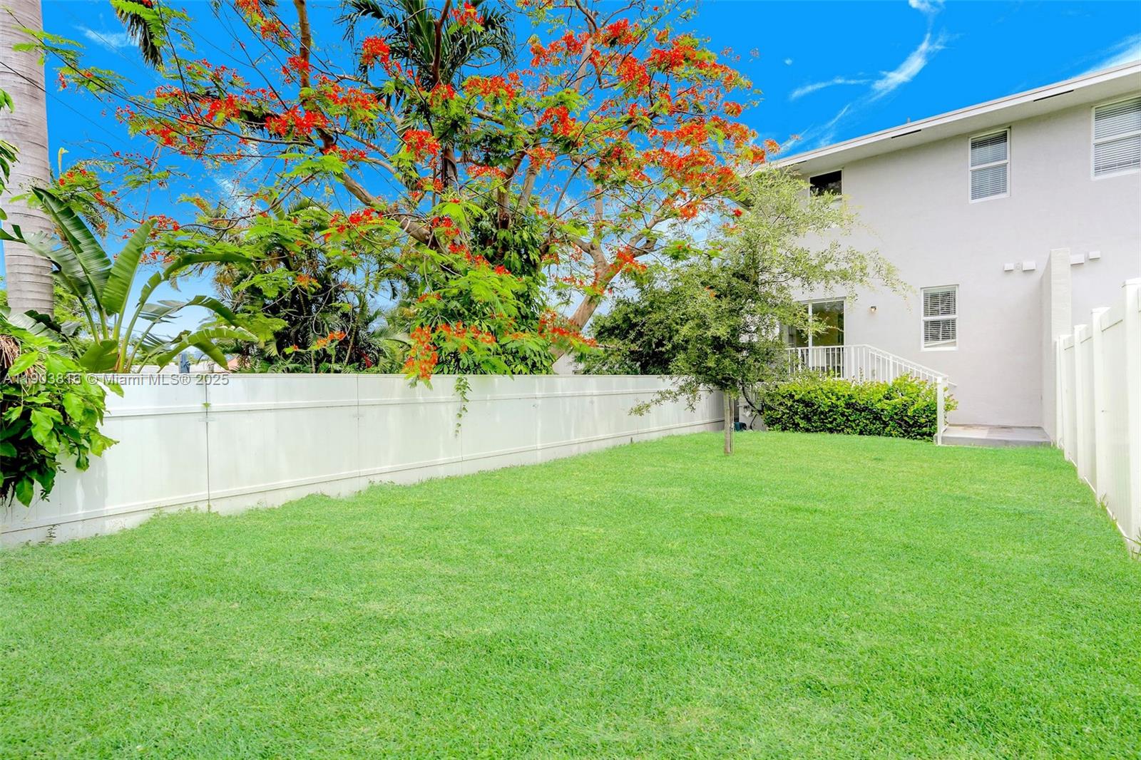 1620 NE 110th St # 2B