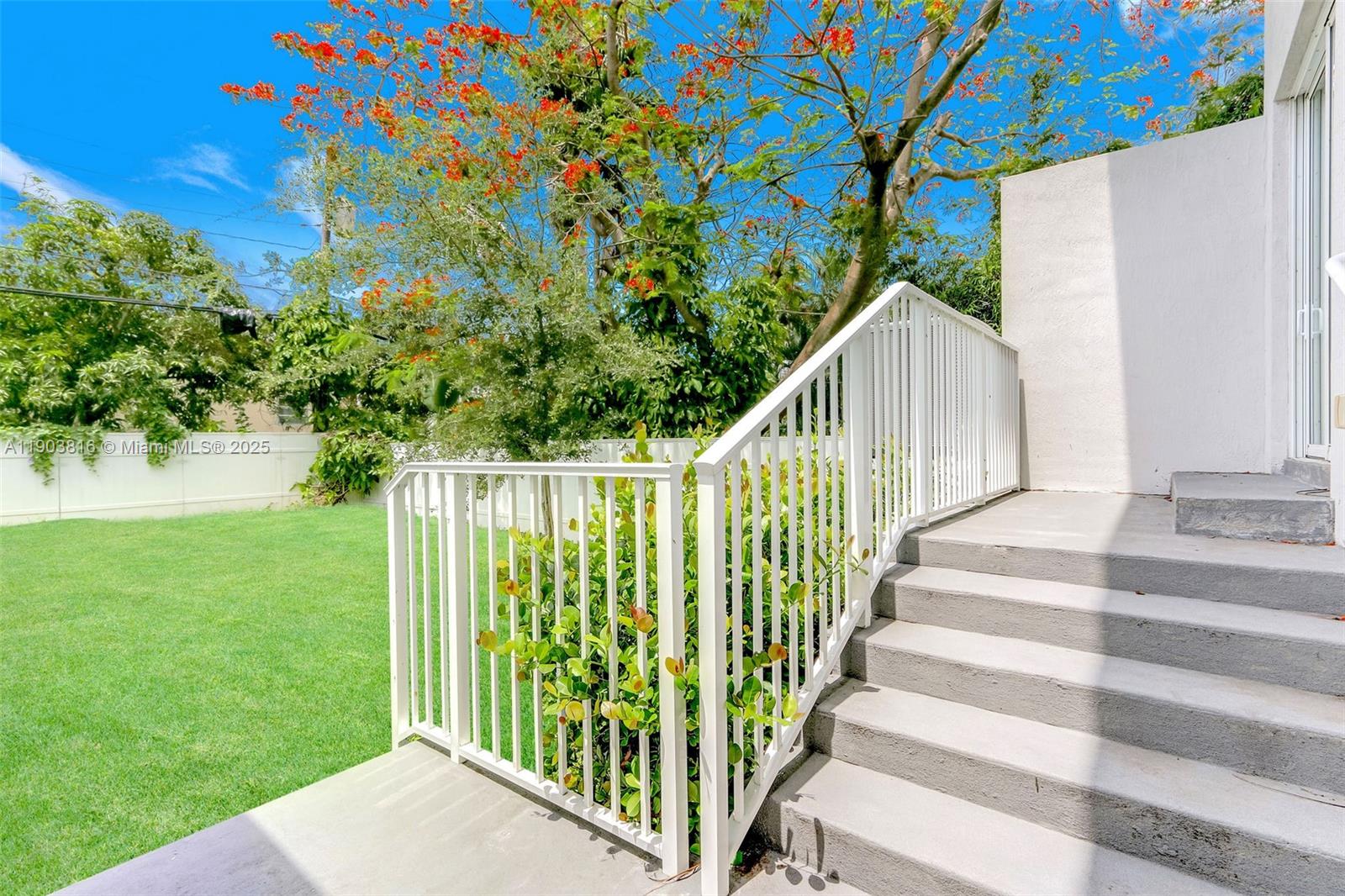 1620 NE 110th St # 2B