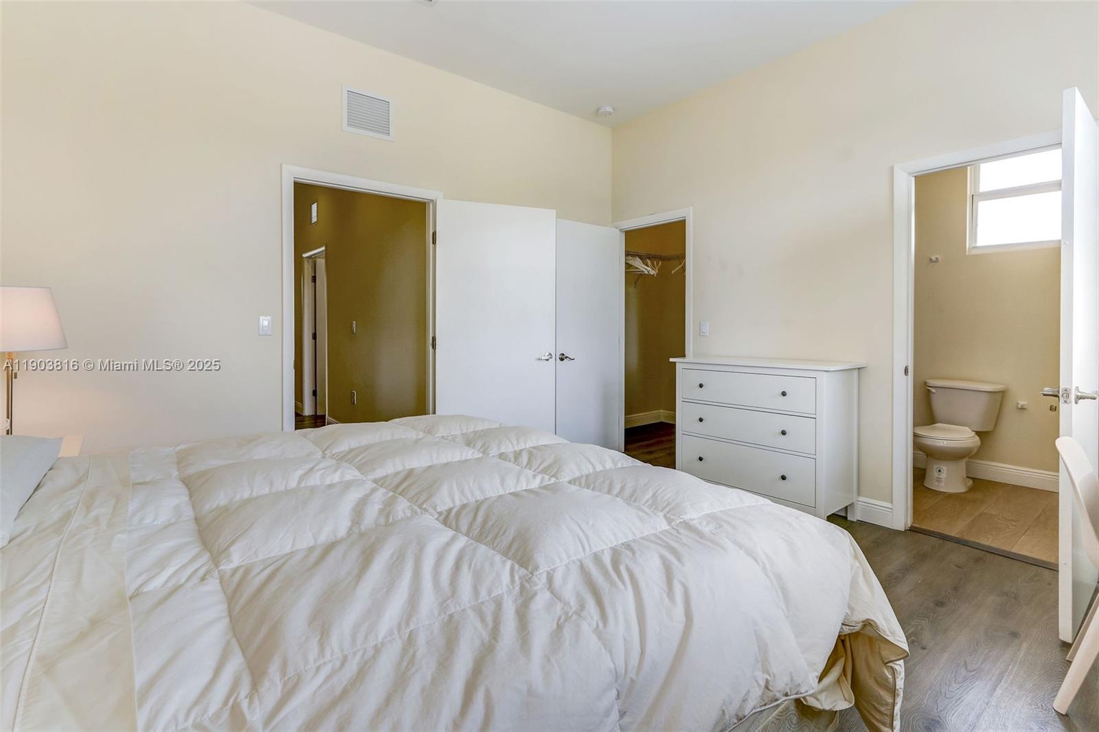 1620 NE 110th St # 2B